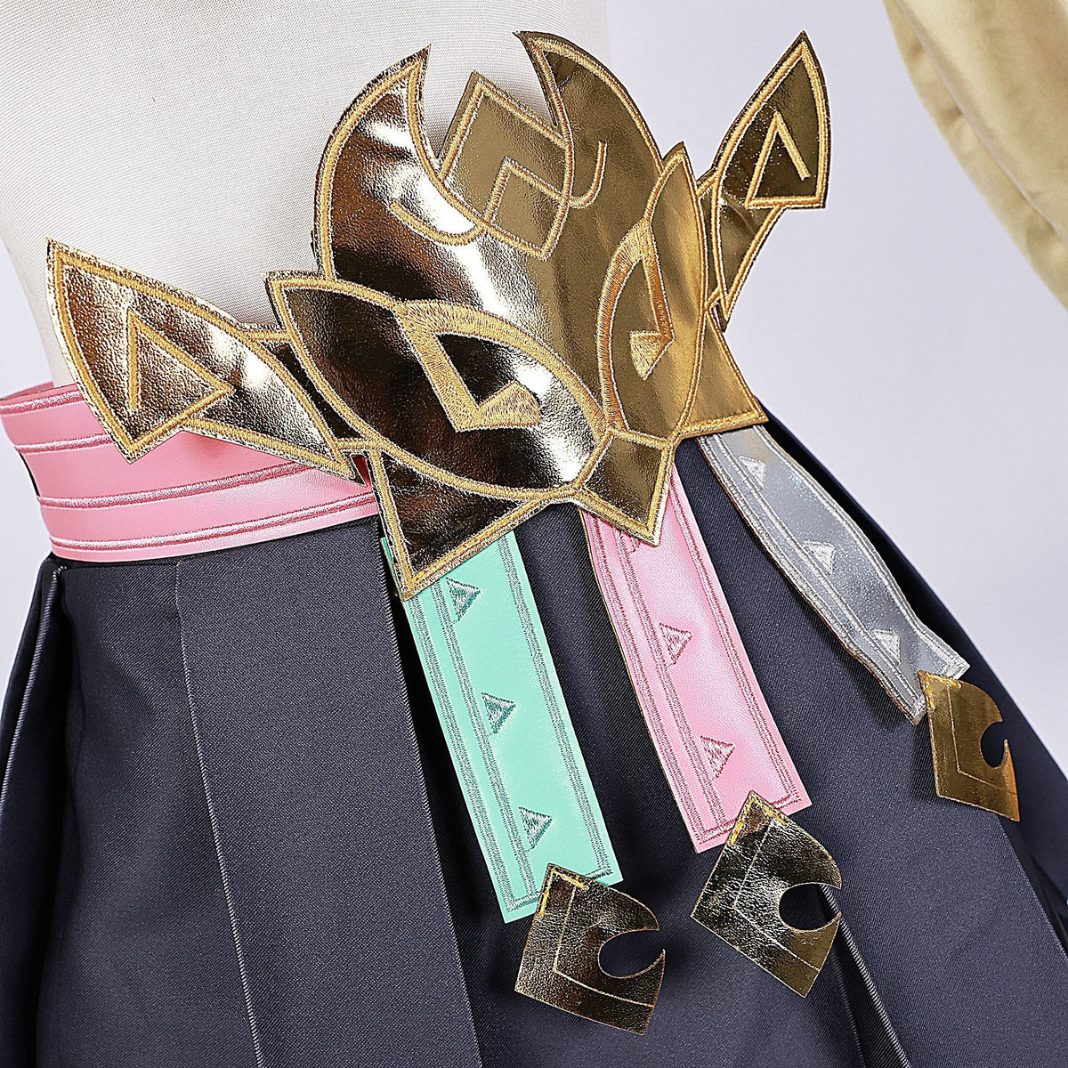 Genshin Impact Varesa Cosplay Costume – Gaming Outfit – photo 14 of 18