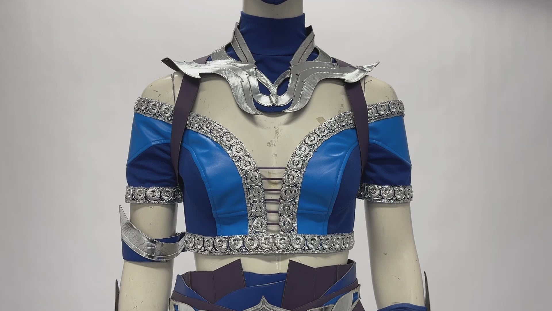 Mortal Kombat Kitana Cosplay Costume – On Sale – video 24 of 24