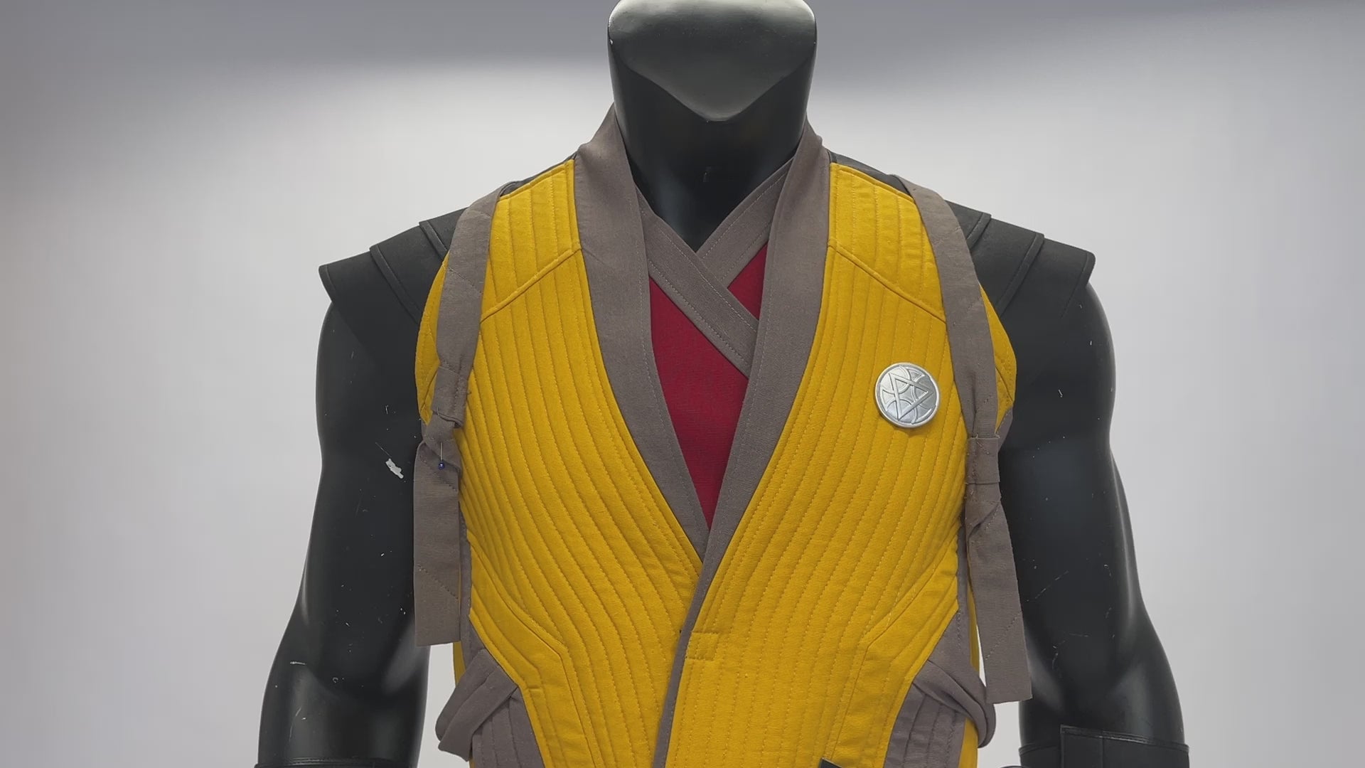 Mortal Kombat Scorpion Cosplay Costume – Gaming Outfit – video 27 of 27
